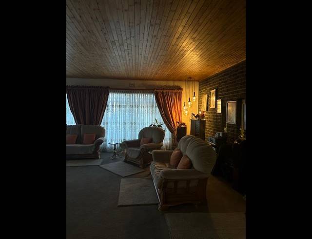 3 BEDROOM HOUSE FOR SALE IN WENTWORTH PARK